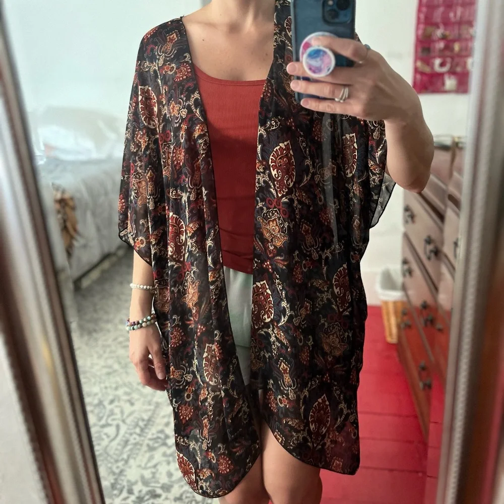 Patterned Sheath Kimono - Picture 2 of 2